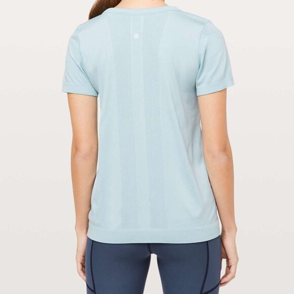 NWOT Lululemon Swiftly Tech Short Sleeve (Breeze) *Relaxed Fit Blue Haze size 10 - Picture 3 of 5
